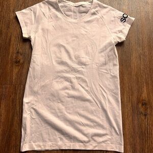 Lululemon workout short sleeve